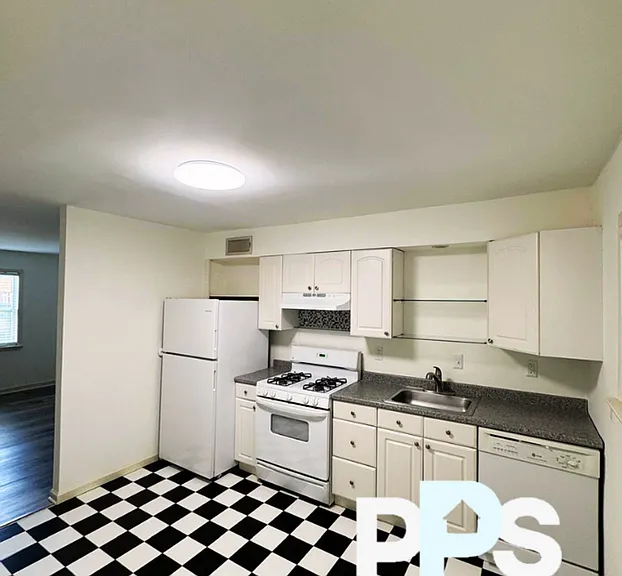 615 Boulevard SE #7 — Photo 2