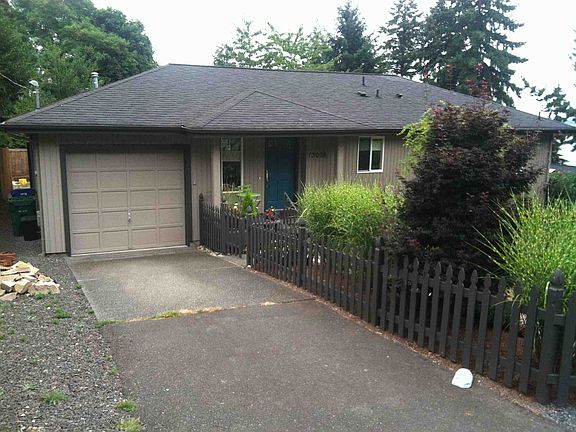 5th image of 13028 42nd Ave NE