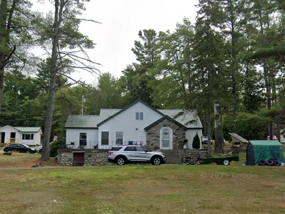 889 Elm St