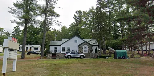 889 Elm St Photo 1
