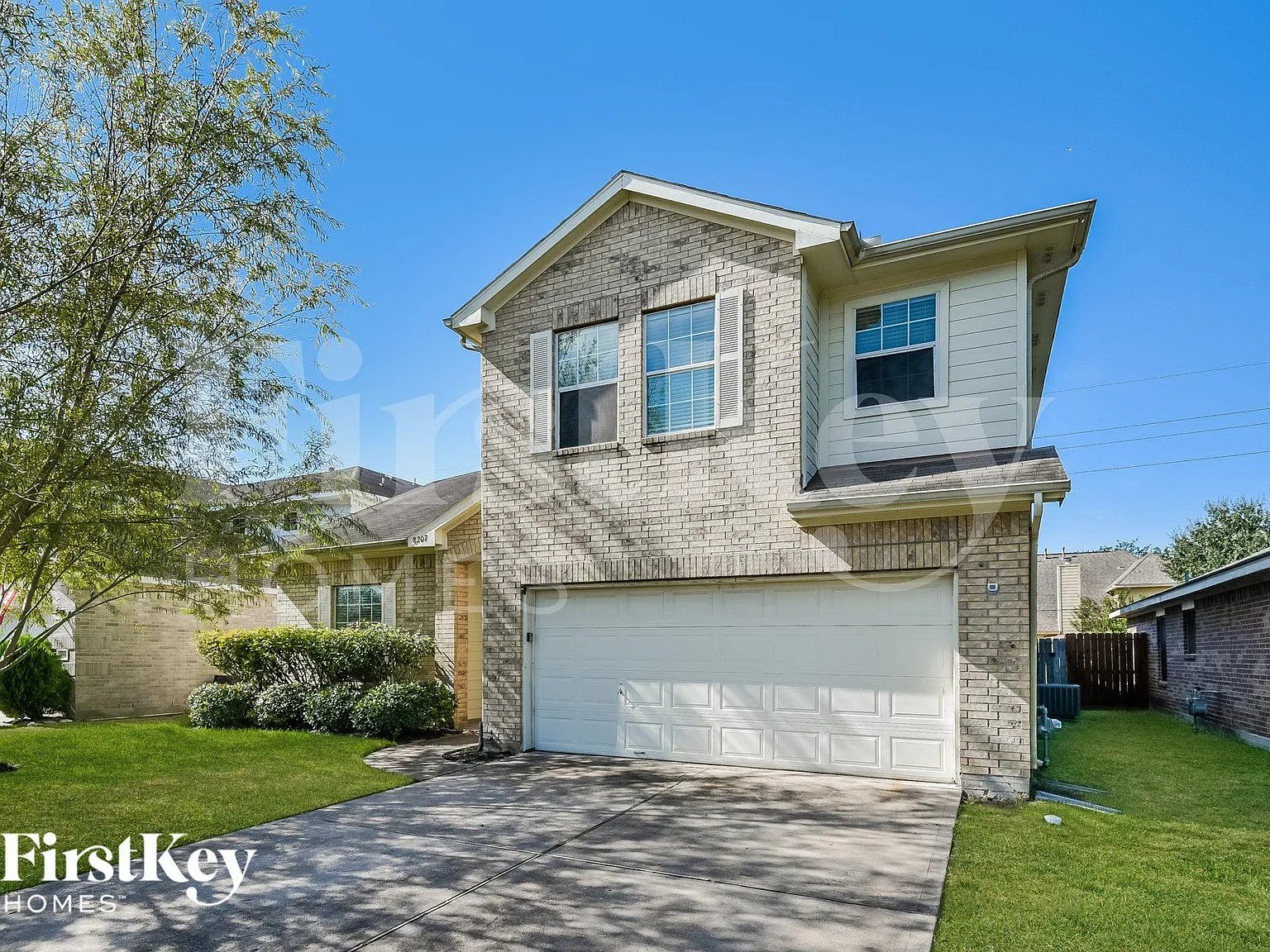 3 bed, 2.5 bath, 2077 sqft, $2,270 — Photo 2