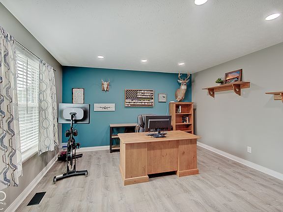 5th image of 1110 Foxtail Dr