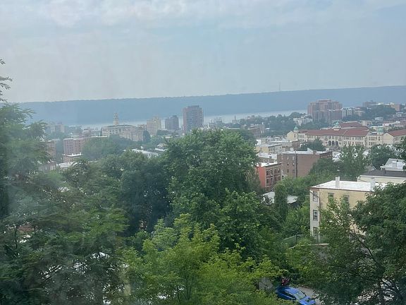 5th image of 107 Van Cortlandt Park Ave 6cc-flr 6
