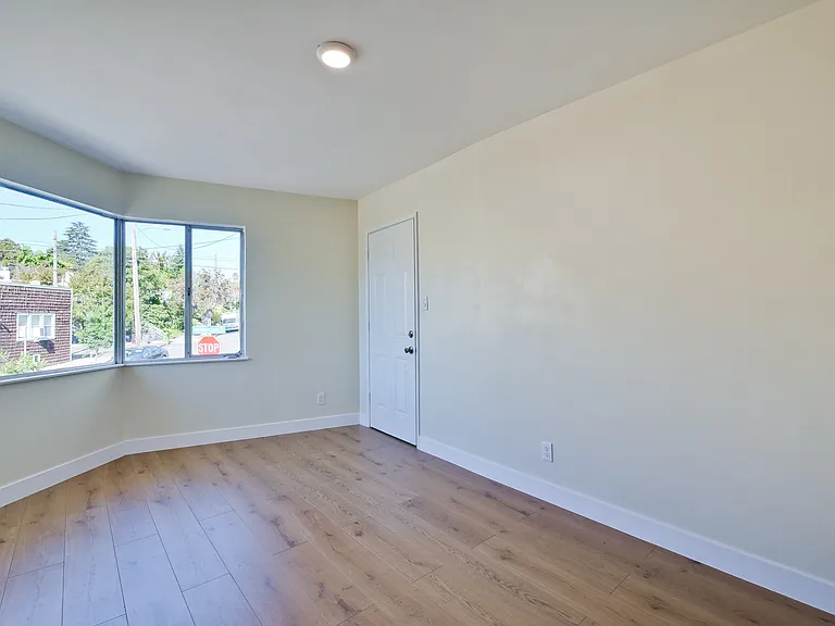 2908 Birdsall Ave #2908 — Photo 28