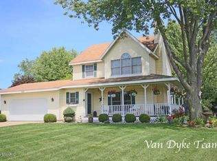 7564 Woodside Dr, Hudsonville, MI