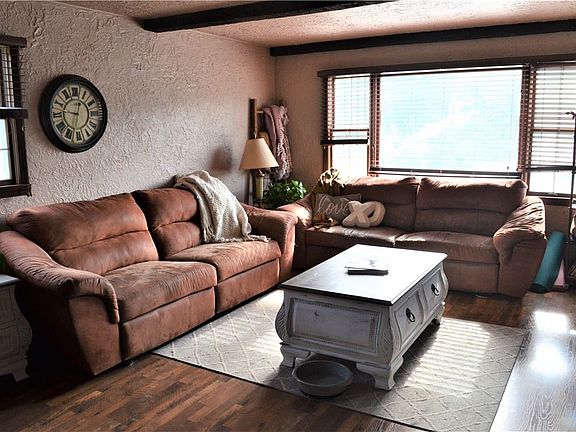 5th image of 414 Plum Ave
