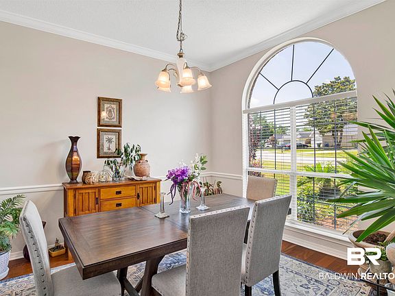4th image of 29153 Canterbury Rd