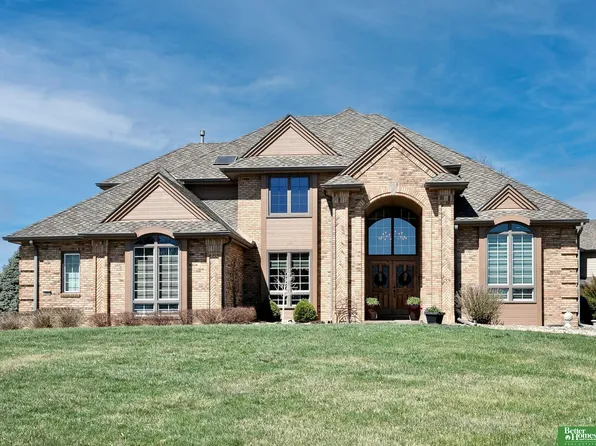 12804 Eagle Run Dr, Omaha, NE 68164