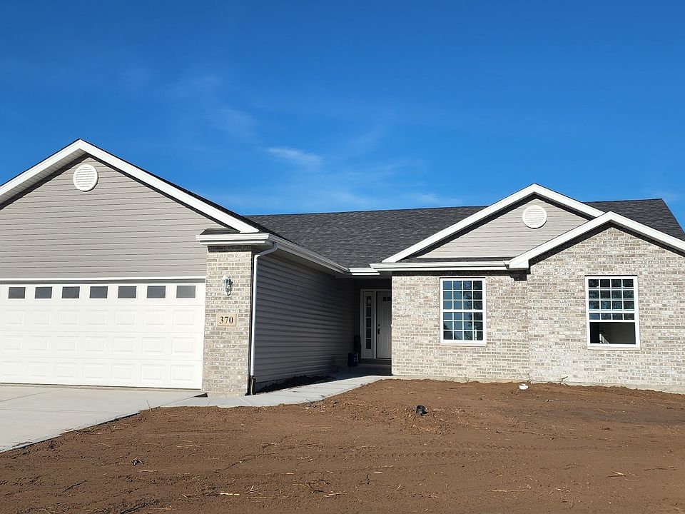 1st image of 370 S Short Dr