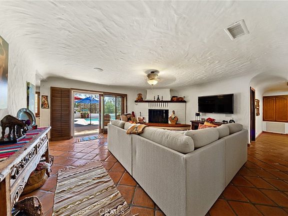 4th image of 38200 De Portola Rd