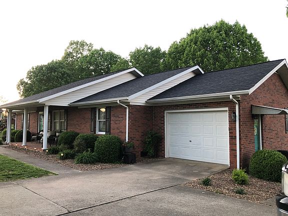 3rd image of 1000 Westview Dr