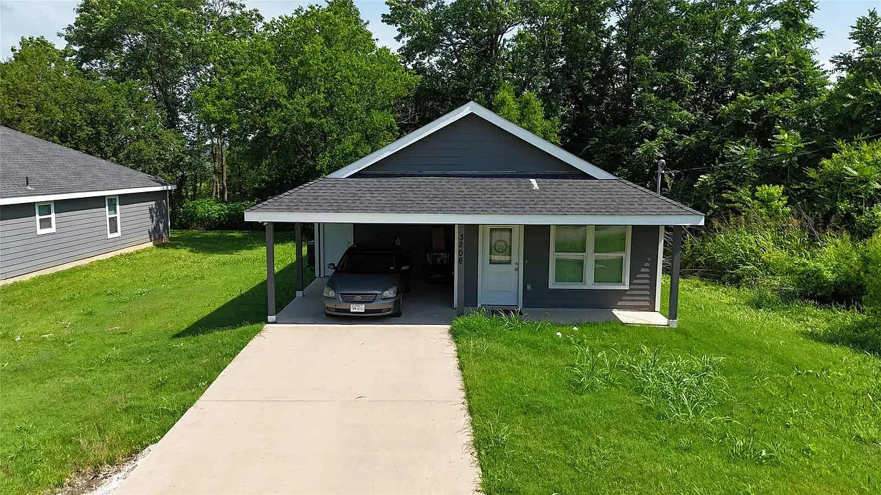 3 bed, 1248 sqft, $1,600 — Photo 2
