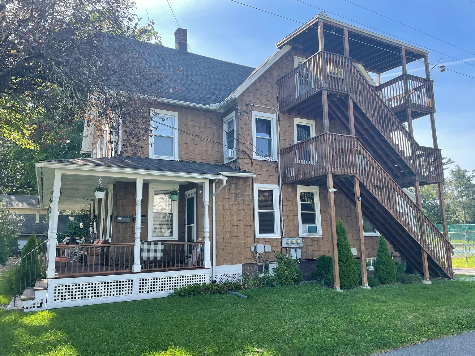 2 bed, 725 sqft, $1,280 — Photo 1