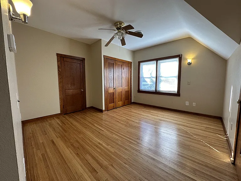 975 N Church St — Photo 13