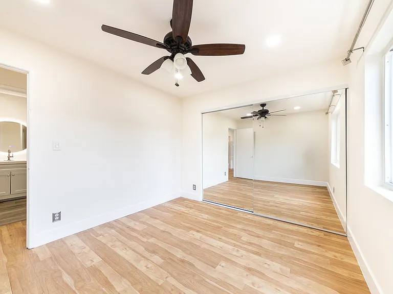 1138 S Grand View St #306 — Photo 9