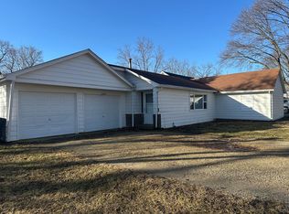 W3699 Springfield Rd, Lake Geneva, WI 53147