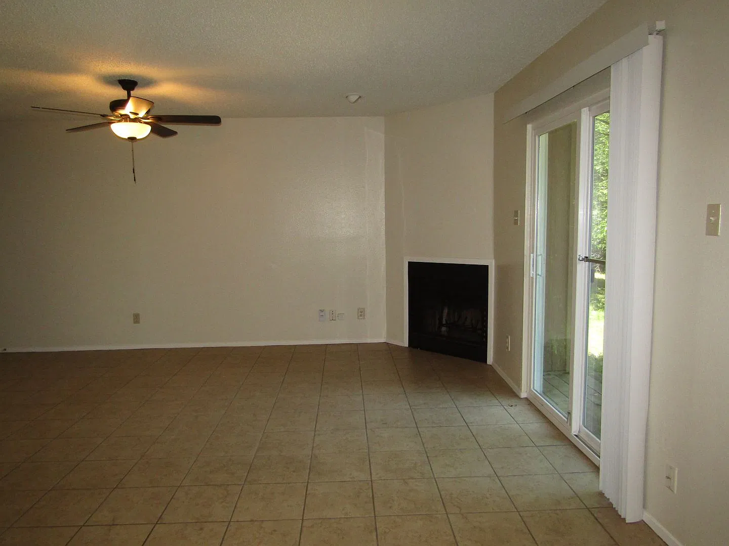 808 Ramble Ln — Photo 4