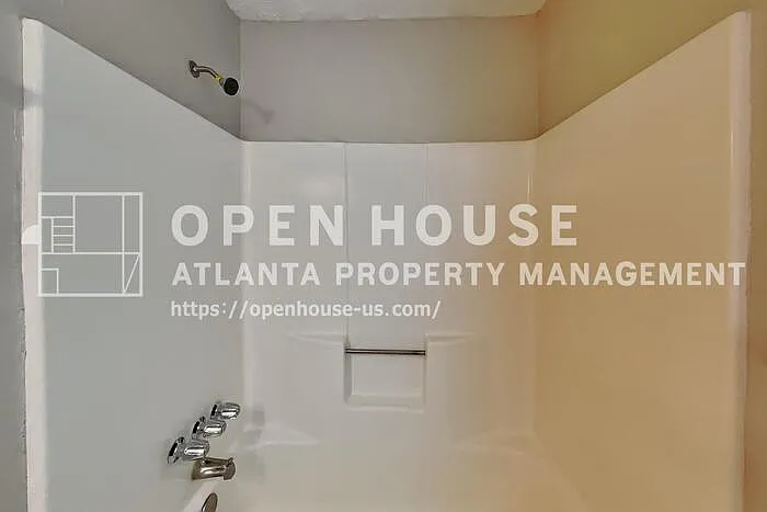 101 Chantilly Ln — Photo 12