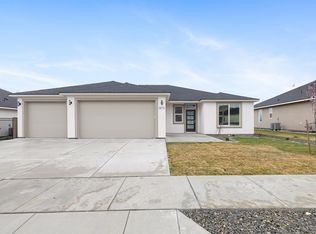3873 Corvina St, Richland, WA 99352