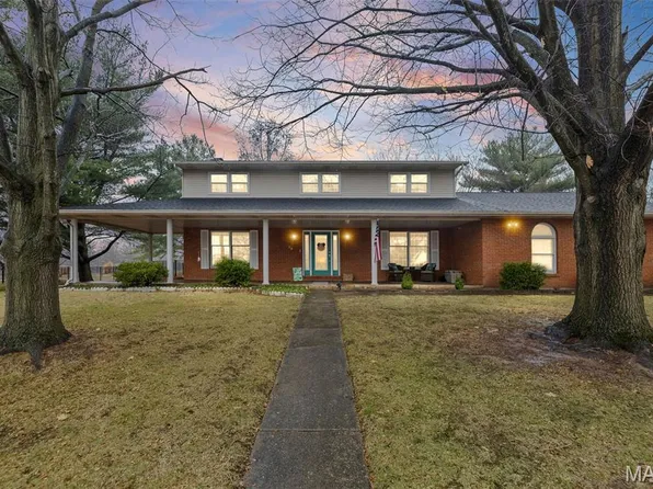 26 Palmetto Dr, Belleville, IL 62221