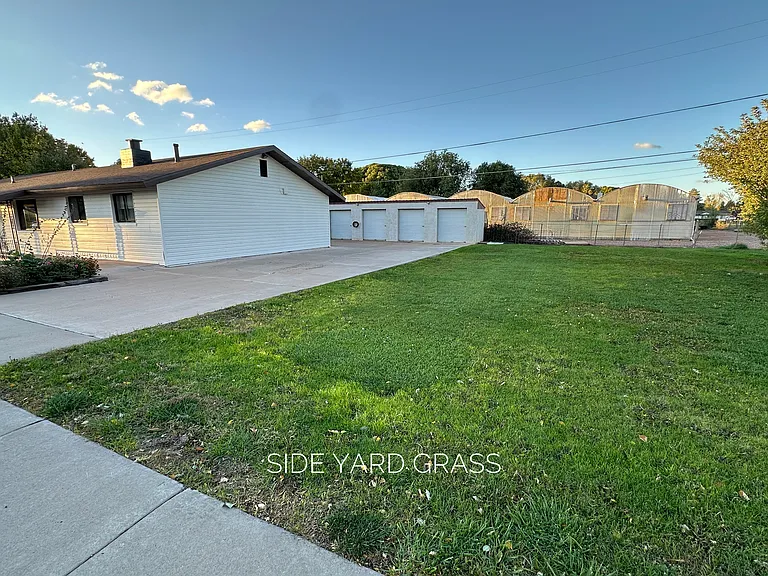 180 E 1st St S — Photo 29