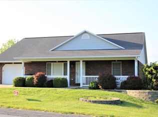 105 N Linnwood Dr, Linn, MO 65051