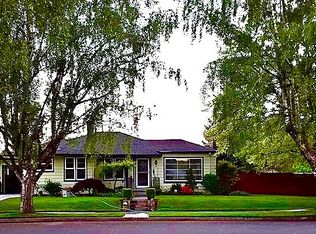 1670 Windsor Dr, Gladstone, OR 97027