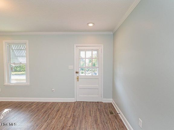 5th image of 1711 Oak Drive