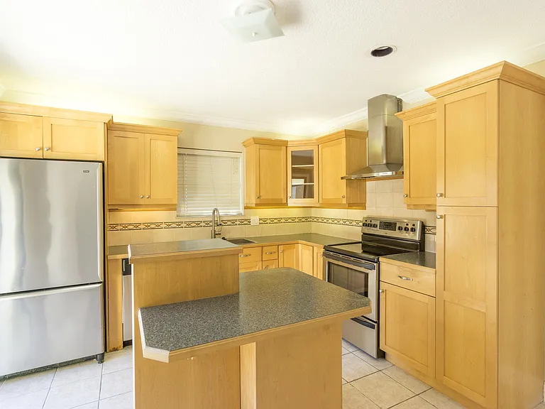 110 N Delaware Blvd #15D — Photo 2
