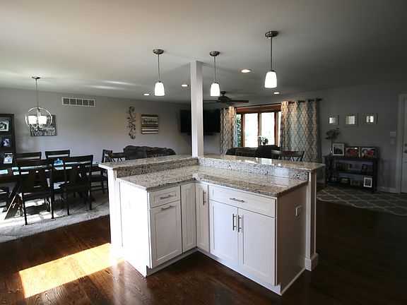 5th image of 16313 Bormet Dr