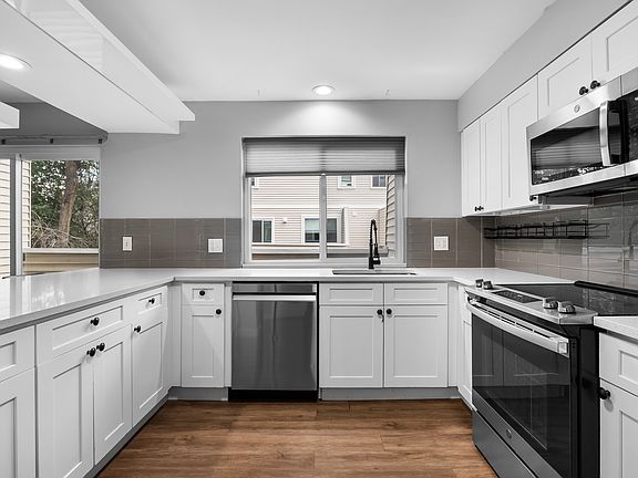 5th image of 1050 S Monaco Pkwy Unit 145