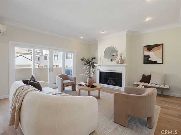 3rd image of 1037 18th St APT 9