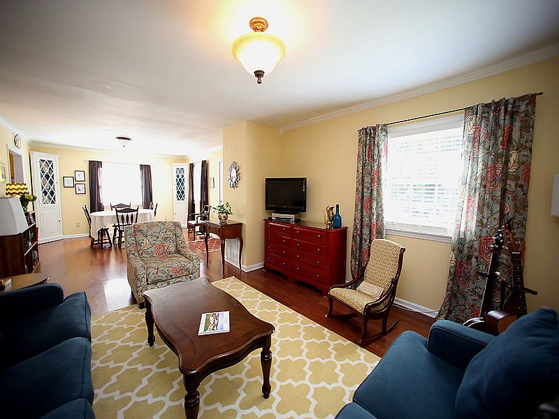 1st image of 1014 N Buchanan Blvd