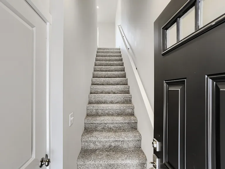 9916 NE 28th Pl #1 — Photo 4