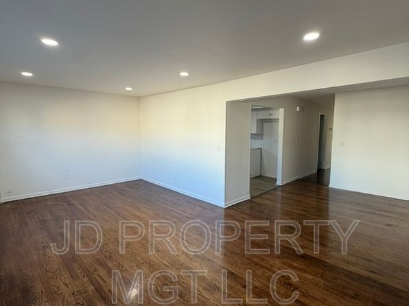 458 Walker St APT 2