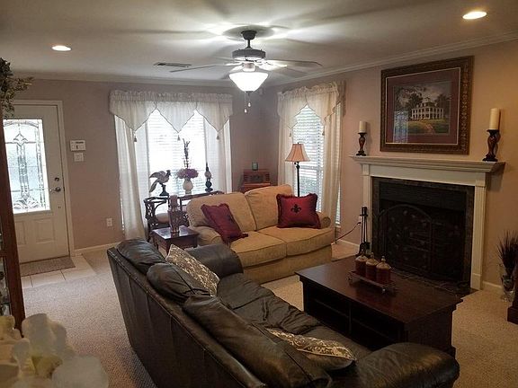 2nd image of 541 Versailles Blvd #541-A