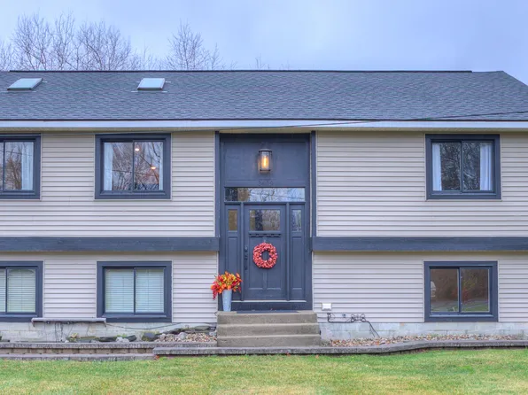 3409 Farr Rd, Fruitport, MI 49415