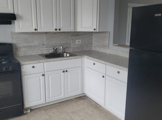 1026 W Irving Park Rd APT 2B, Bensenville, IL 60106