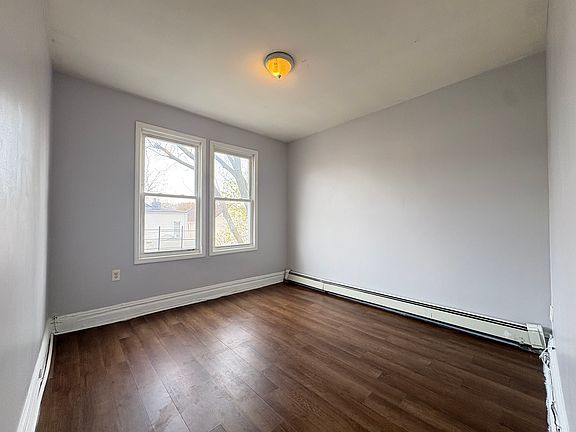 2nd image of 164 Lexington Ave #2R