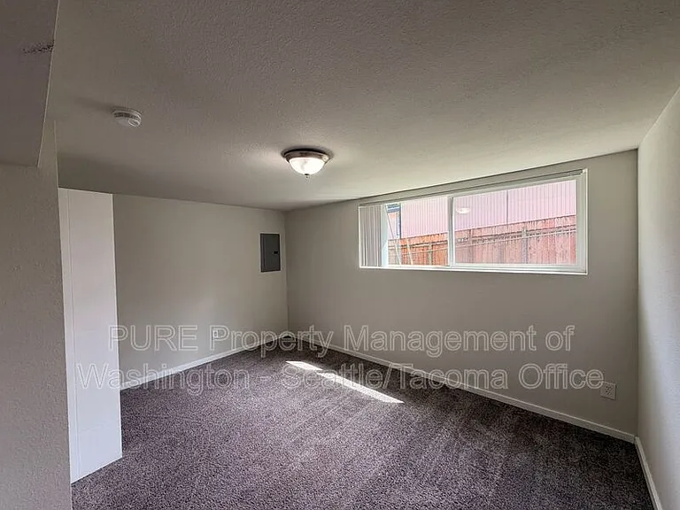 6217 S Huson St #B — Photo 14