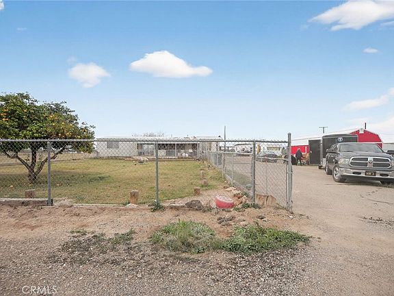 5th image of 18121 Jones Rd