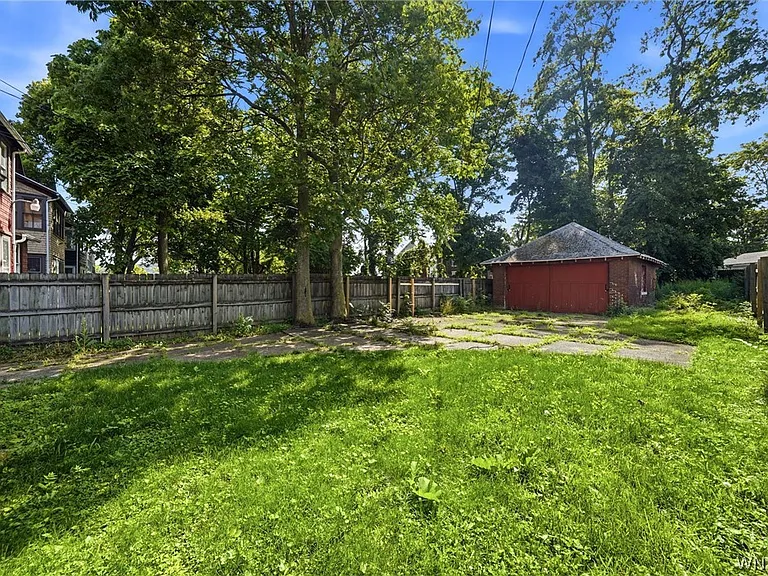 2555 Main St — Photo 34