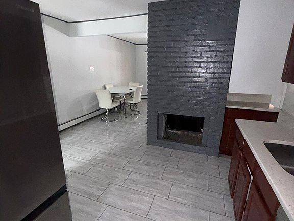 3rd image of 29 Blossom Ln Floor 1