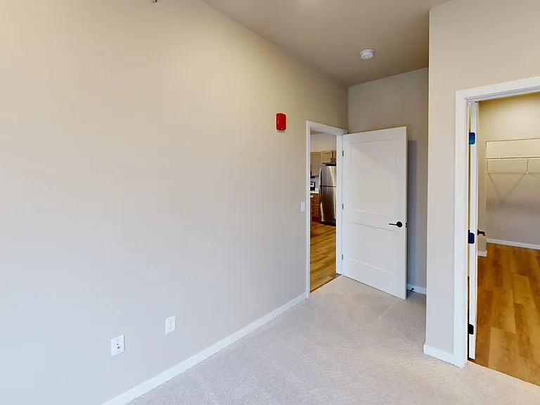 The Plains Apartments — Photo 40