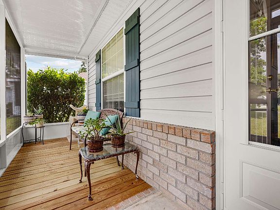 3rd image of 434 SE Rosewood Cir