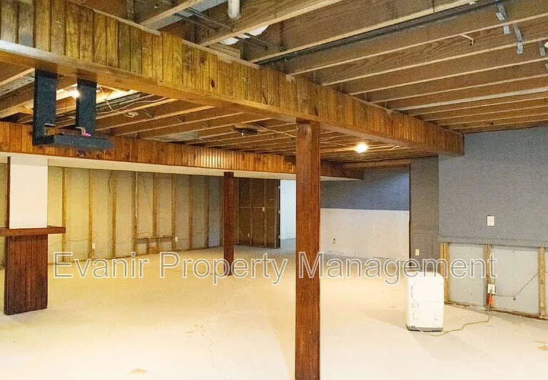 113 Brittany Ln — Photo 33