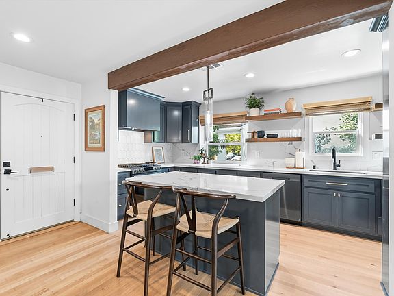 5th image of 700 52nd St