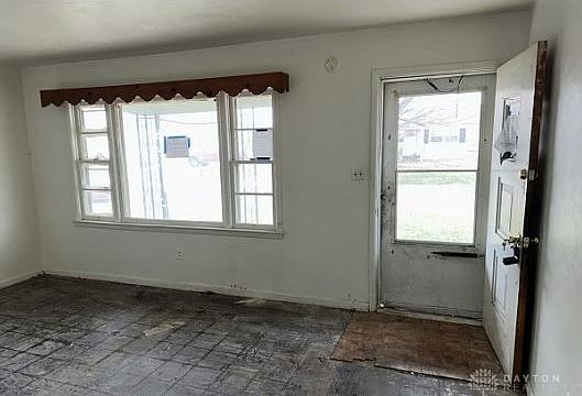 4th image of 323 E Home Ave