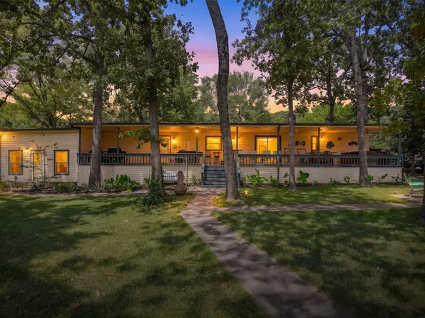 182 Indian Gap Dr, Mabank, TX 75156