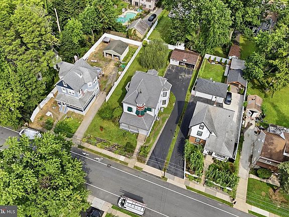 5th image of 59 W Greenwood Ave